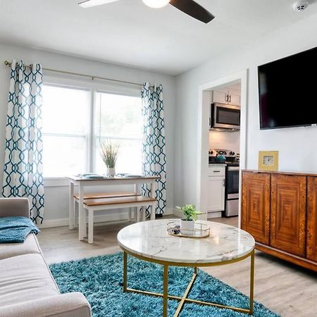 2Br 1Ba Duplex House King Beds Great For Small Groups Close To All Uptown Charlotte Attractions Экстерьер фото