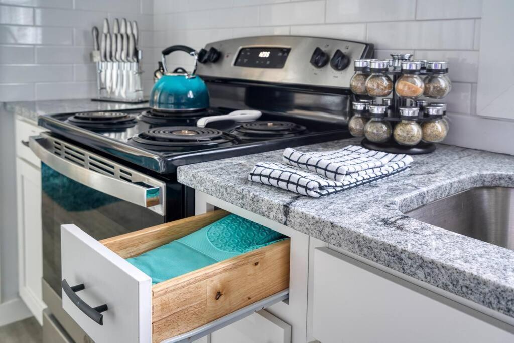 2Br 1Ba Duplex House King Beds Great For Small Groups Close To All Uptown Charlotte Attractions Экстерьер фото