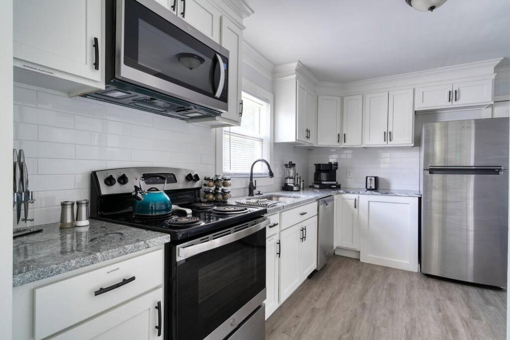 2Br 1Ba Duplex House King Beds Great For Small Groups Close To All Uptown Charlotte Attractions Экстерьер фото