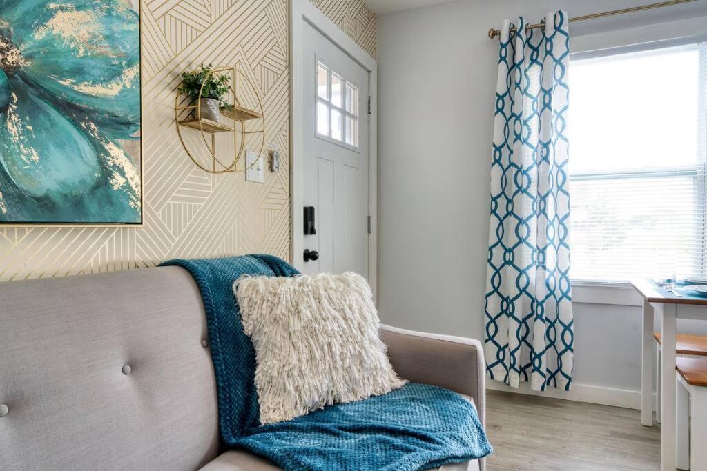 2Br 1Ba Duplex House King Beds Great For Small Groups Close To All Uptown Charlotte Attractions Экстерьер фото