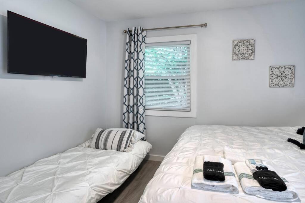 2Br 1Ba Duplex House King Beds Great For Small Groups Close To All Uptown Charlotte Attractions Экстерьер фото